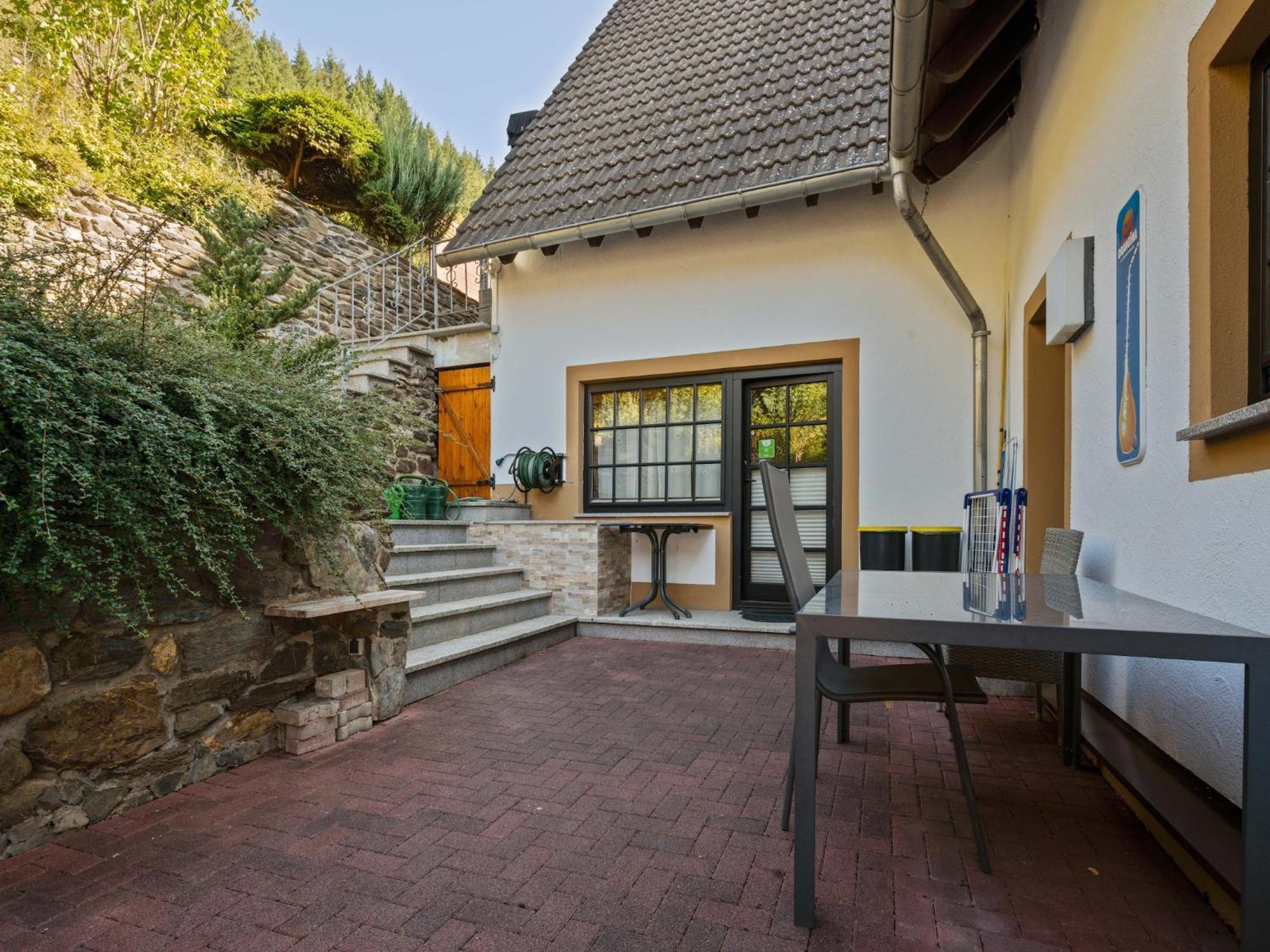 A Modern Apartment In The Hunsr Ck Region S Romantic Drohn Valley Merschbach Extérieur photo