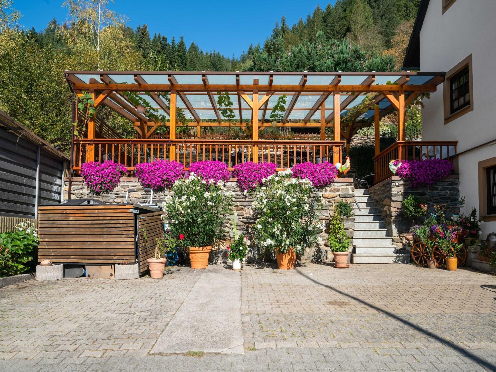 A Modern Apartment In The Hunsr Ck Region S Romantic Drohn Valley Merschbach Extérieur photo