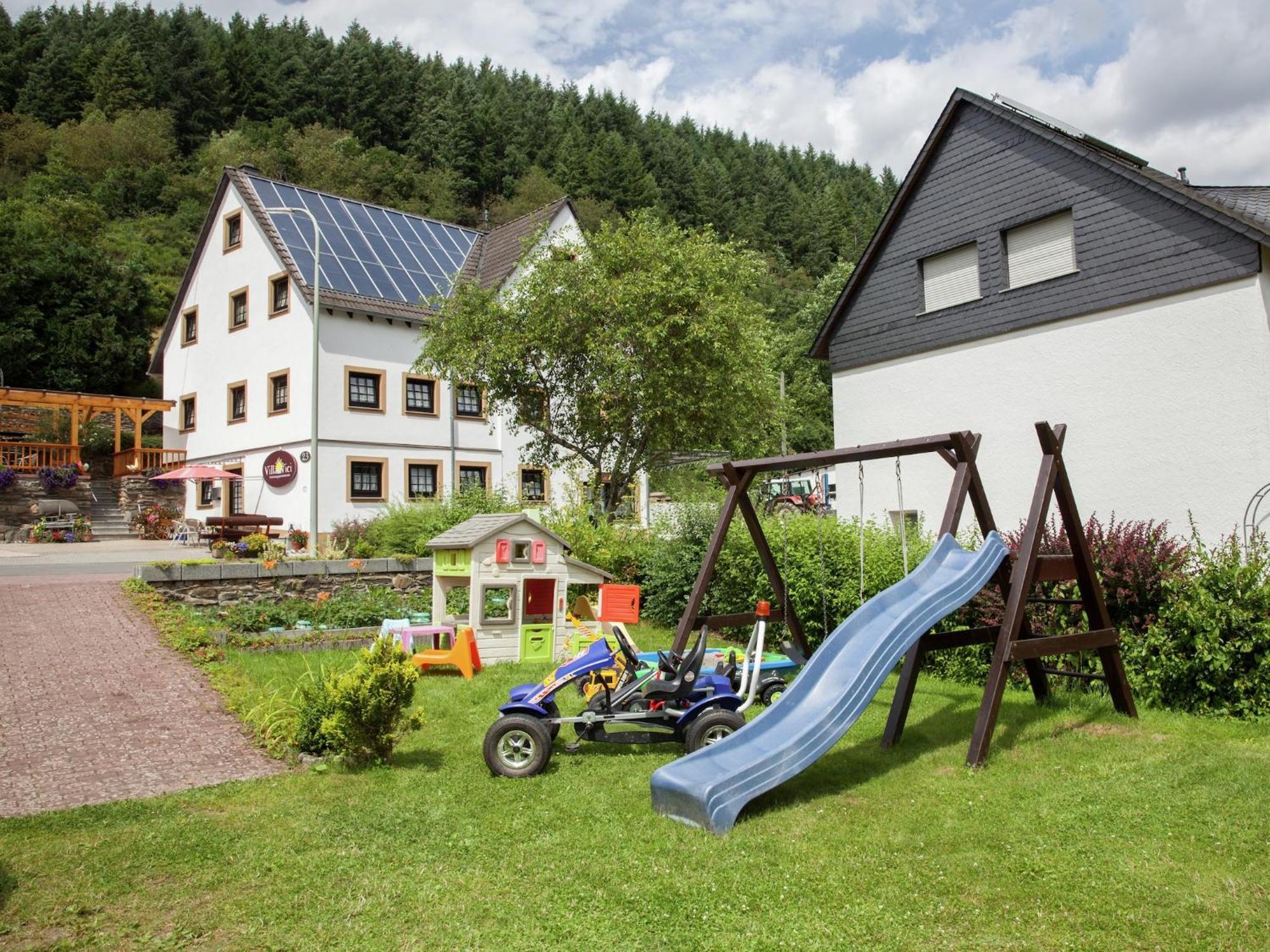 A Modern Apartment In The Hunsr Ck Region S Romantic Drohn Valley Merschbach Extérieur photo